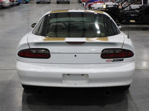 Used 1996 Chevrolet Camaro Z28 RWD image 15