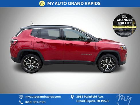 Used 2025 Jeep Compass Limited AWD/4WD image 8