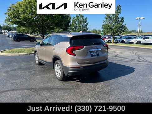 Used 2018 GMC Terrain SLE w/ Driver Convenience Package FWD image 7