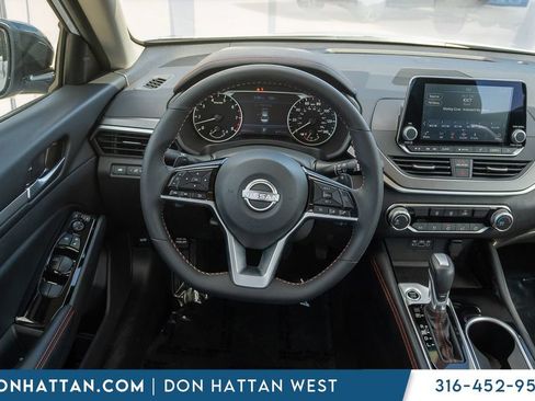 Used 2023 Jeep Compass Limited AWD/4WD image 5