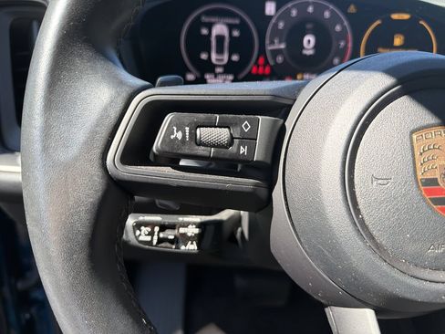 Used 2024 Porsche Cayenne Coupe AWD/4WD image 6