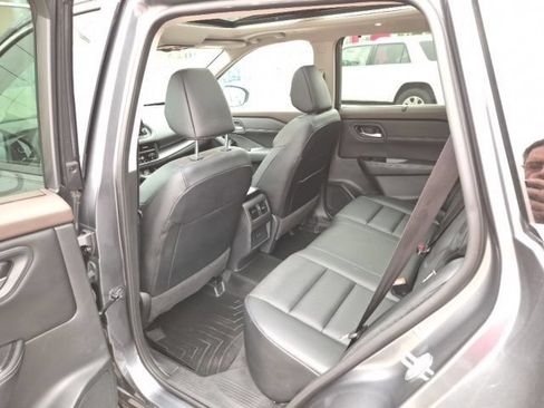 Used 2023 Nissan Rogue SV w/ SV Premium B Package AWD/4WD image 16
