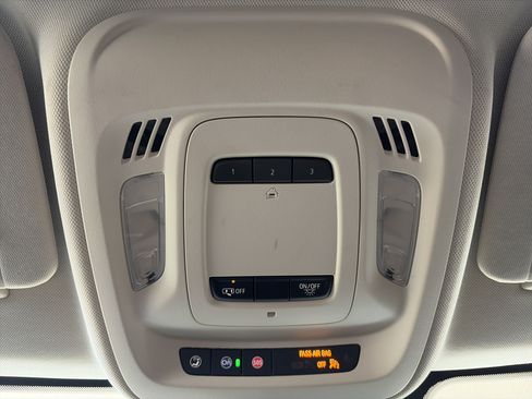 Used 2022 Buick Envision Essence w/ Technology Package II FWD image 25