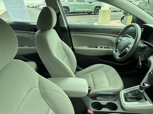 Used 2018 Hyundai Elantra SE FWD image 22