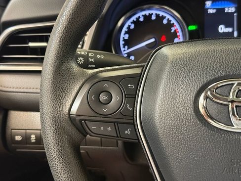Used 2019 Toyota Camry LE w/ Convenience Package FWD image 9