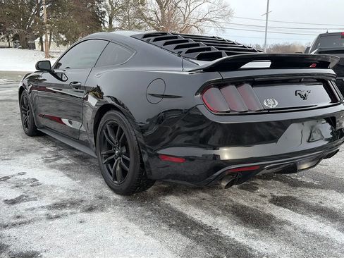 Used 2017 Ford Mustang Coupe image 11