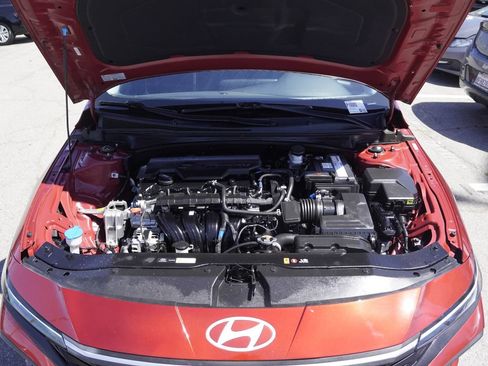 Used 2024 Hyundai Elantra SEL FWD image 33