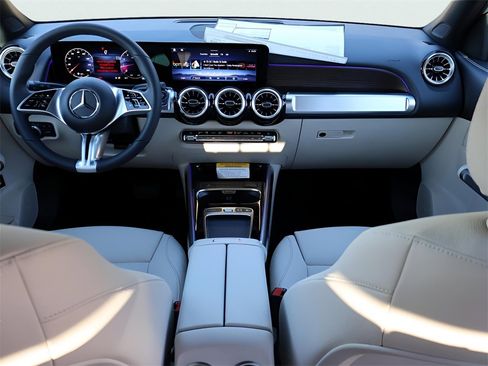 New 2026 Mercedes-Benz GLB 250 4MATIC image 16
