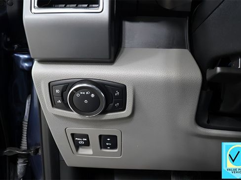 Used 2017 Ford F150 XLT w/ Equipment Group 302A Luxury image 19