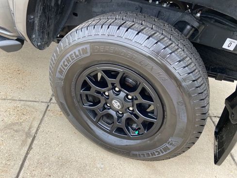 Used 2021 Toyota Tacoma SR5 image 30