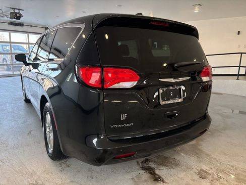 Used 2023 Chrysler Voyager LX FWD image 20