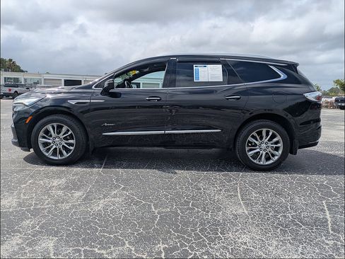 Used 2023 Buick Enclave Avenir AWD/4WD image 4