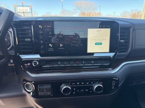 New 2026 GMC Sierra 2500 SLE image 17