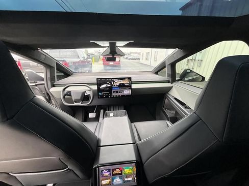 Used 2025 Tesla Cybertruck Cyberbeast AWD/4WD image 41