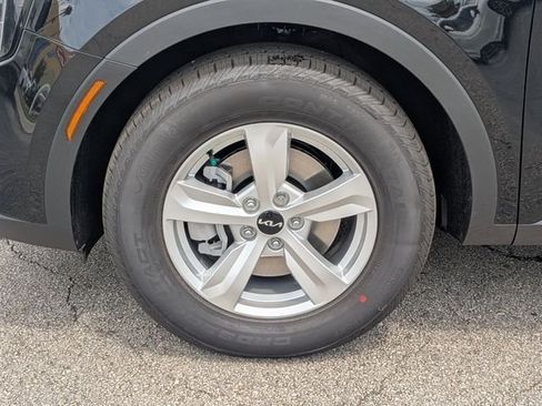New 2026 Kia Sorento LX FWD image 11