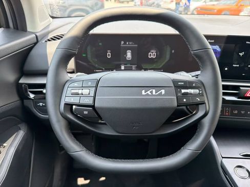 New 2026 Kia Sportage LX FWD image 10
