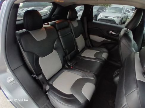 Used 2014 Jeep Cherokee Limited w/ Luxury Group FWD image 13