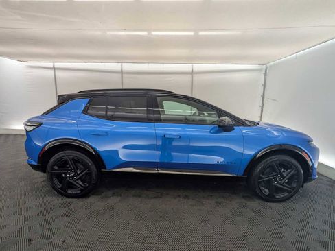 New 2026 Chevrolet Equinox EV RS image 7