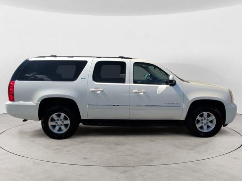 Used 2013 GMC Yukon XL SLT w/ SLT-2 Equipment Package AWD/4WD image 6