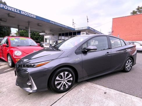 Used 2020 Toyota Prius Prime Limited FWD image 29