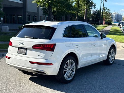 Used 2019 Audi Q5 2.0T Premium Plus w/ Premium Plus Package AWD/4WD image 7