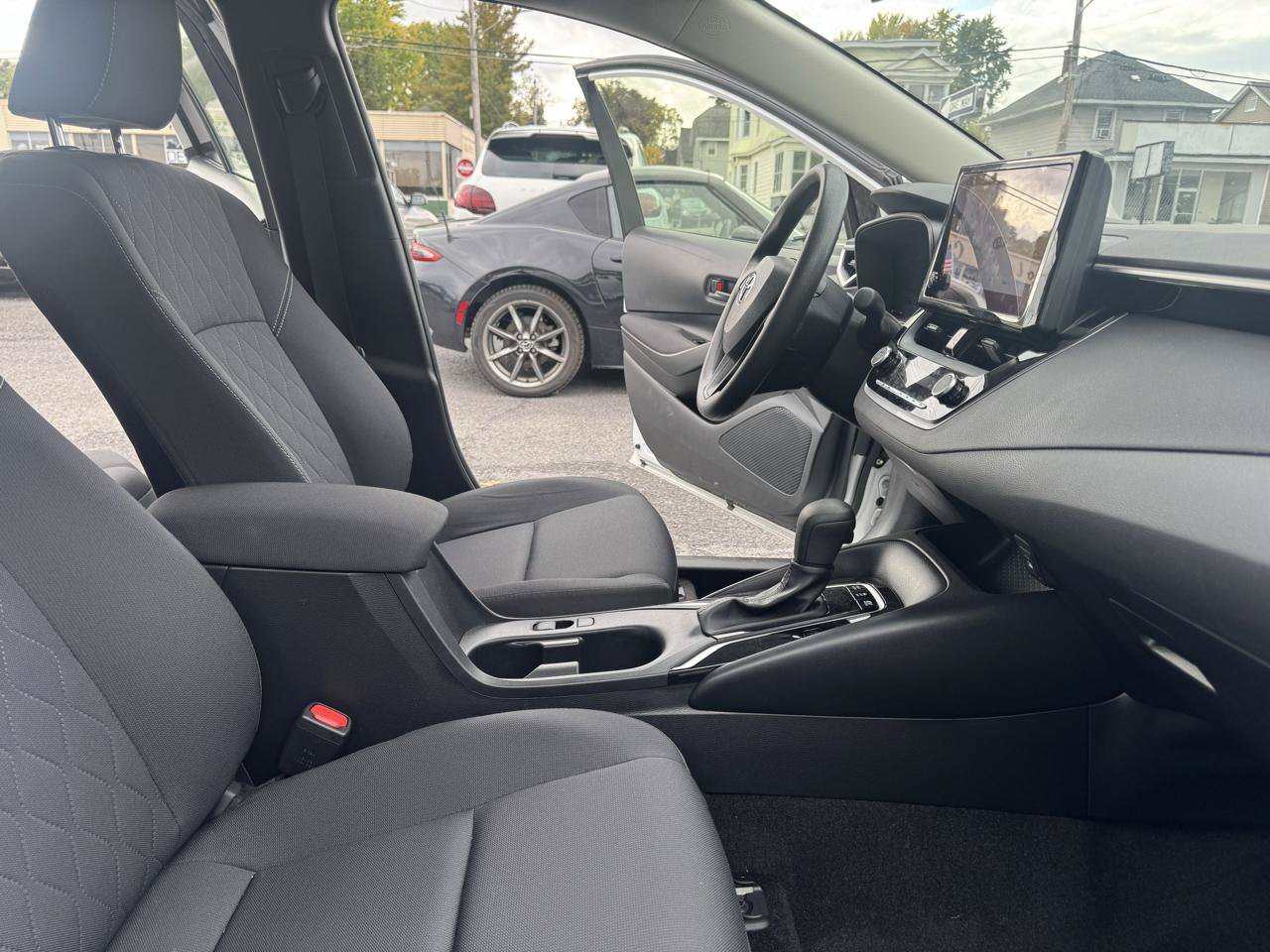 Used 2023 Toyota Corolla LE w/ LE Convenience Package FWD image 25