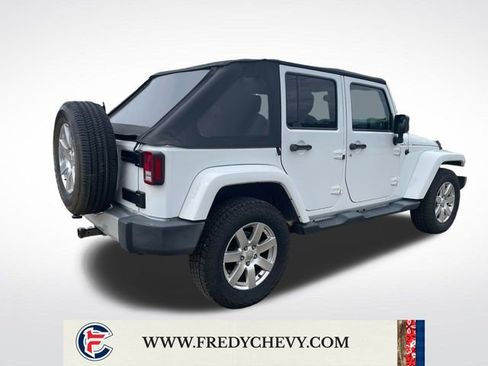 Used 2015 Jeep Wrangler Unlimited Sahara image 5