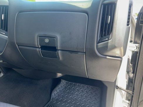 Used 2018 Chevrolet Silverado 1500 LT RWD image 39