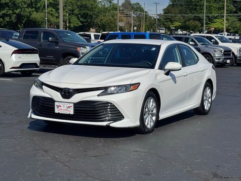 Used 2019 Toyota Camry LE w/ Carpet Mat Package FWD image 2