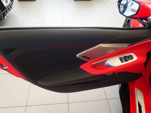 Used 2024 Chevrolet Corvette Z06 RWD image 9