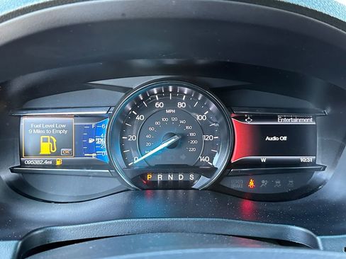 Used 2017 Ford Explorer XLT w/ Equipment Group 202A FWD image 30