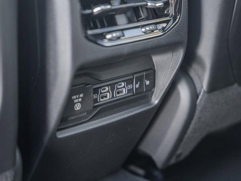 New 2025 Jeep Grand Cherokee Overland w/ Luxury Tech Group IV AWD/4WD image 33