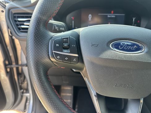 Used 2024 Ford Escape ST-Line AWD/4WD image 18