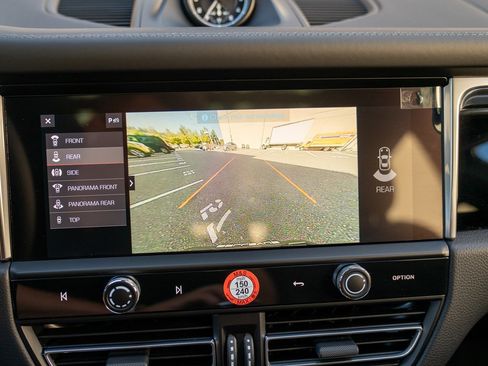 Certified 2026 Porsche Macan image 19