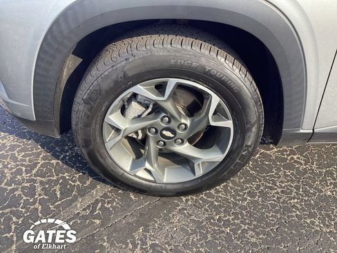 Used 2024 Chevrolet Trax LT w/ Driver Confidence Package FWD image 36