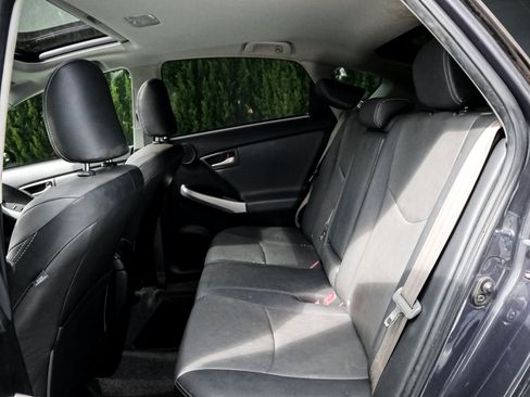 Used 2012 Toyota Prius Four w/ Deluxe Solar Roof Pkg FWD image 8
