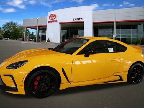 New 2026 Toyota GR86 YUZU Limited image 4