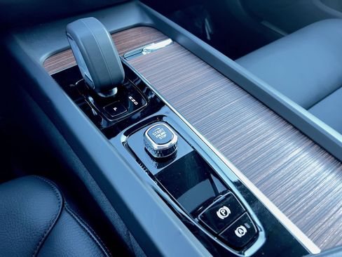 Certified 2024 Volvo V60 B5 Cross Country Plus image 22