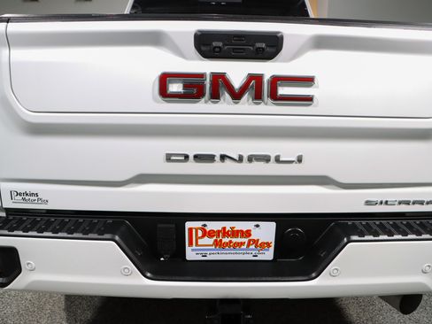 Used 2021 GMC Sierra 2500 Denali w/ Technology Package AWD/4WD image 8