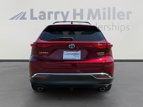 Used 2021 Toyota Venza Limited AWD/4WD image 4