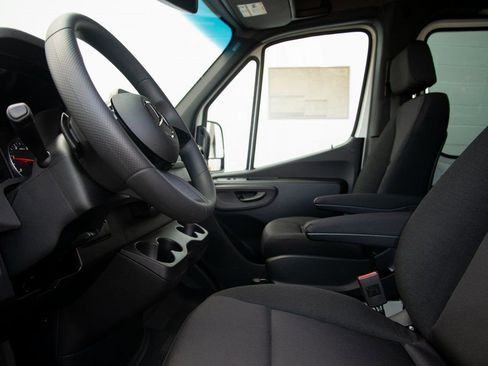 Used 2025 Mercedes-Benz Sprinter 144 Cargo image 13