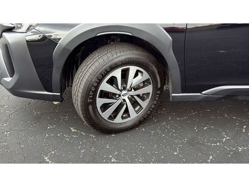Used 2024 Subaru Outback Premium AWD/4WD image 11