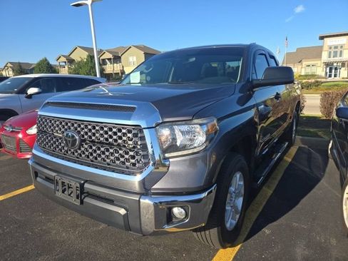 Used 2020 Toyota Tundra SR5 w/ SR5 Upgrade Package AWD/4WD image 3