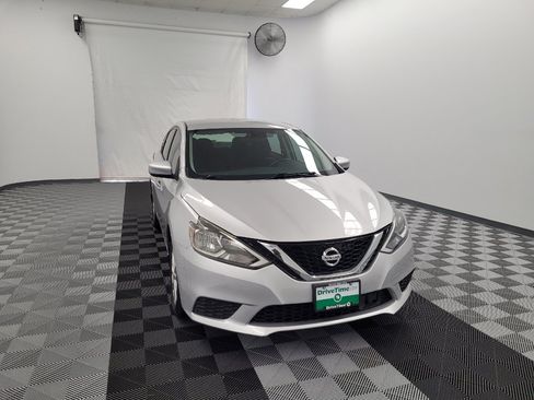 Used 2019 Nissan Sentra SV FWD image 14
