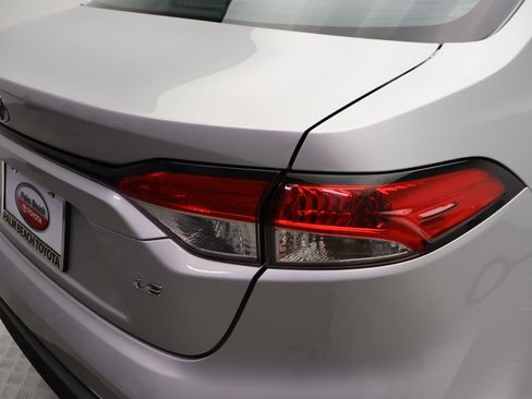 Used 2023 Toyota Corolla LE FWD image 9