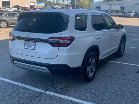 Used 2025 Honda Pilot EX-L image 5
