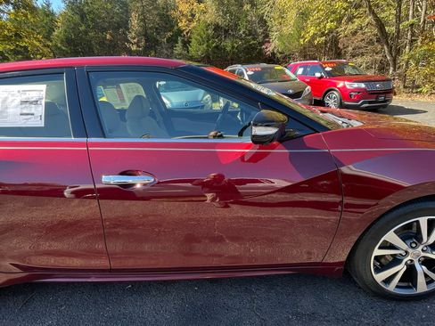 Used 2017 Nissan Maxima Platinum image 11