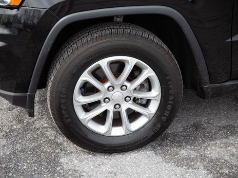 Used 2021 Jeep Grand Cherokee Laredo image 9