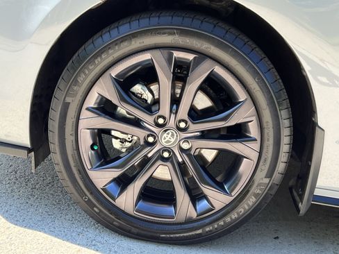 Used 2025 Toyota Sienna XSE w/ XSE Plus Package FWD image 17