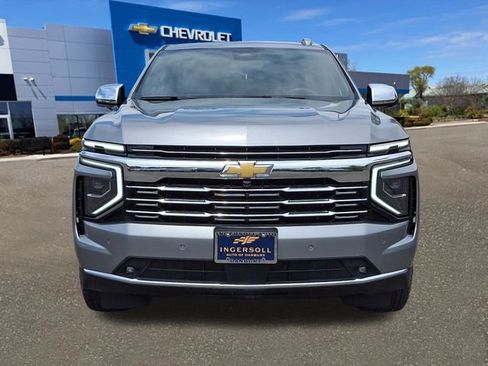 Used 2025 Chevrolet Suburban Premier AWD/4WD image 22